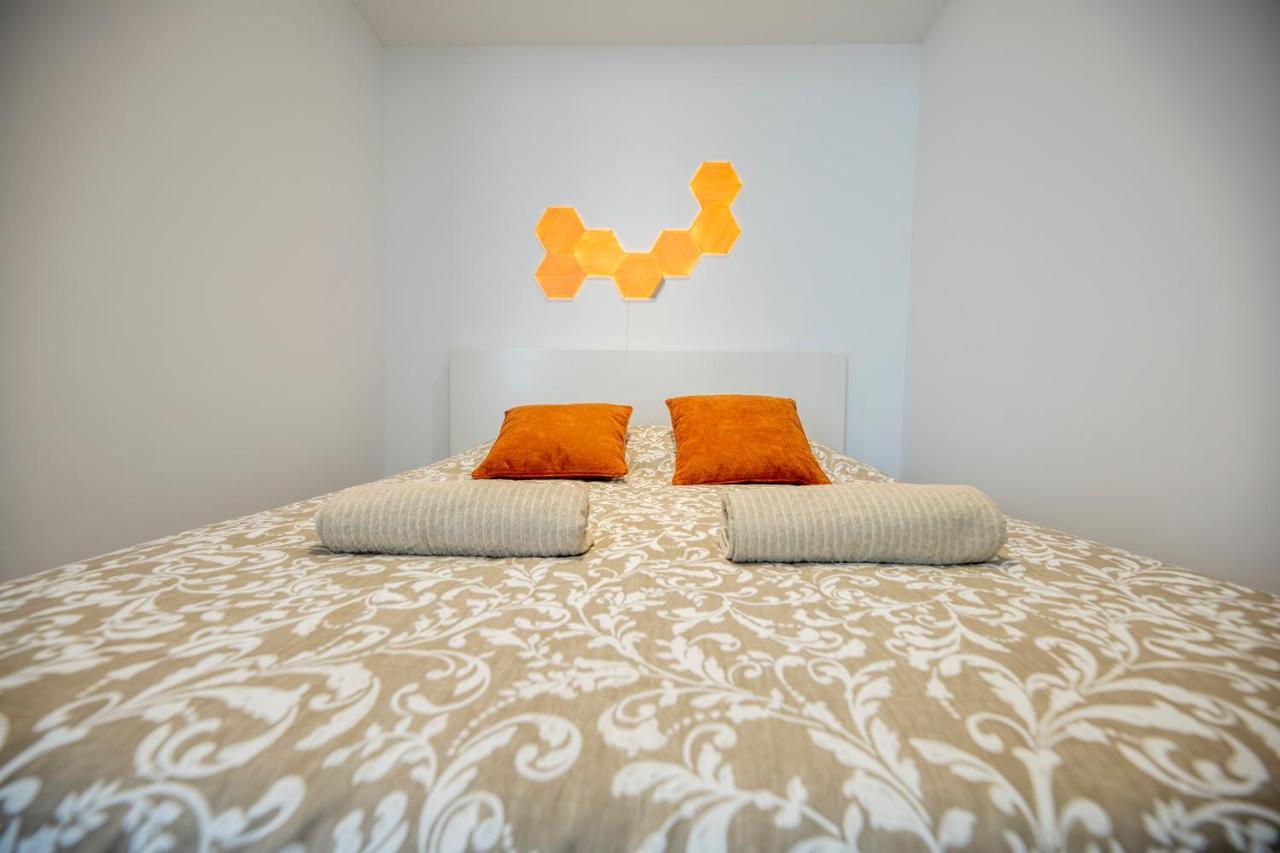 Quartier Du Chateau, Superbe Appartement Avec Parking Pau Exterior photo