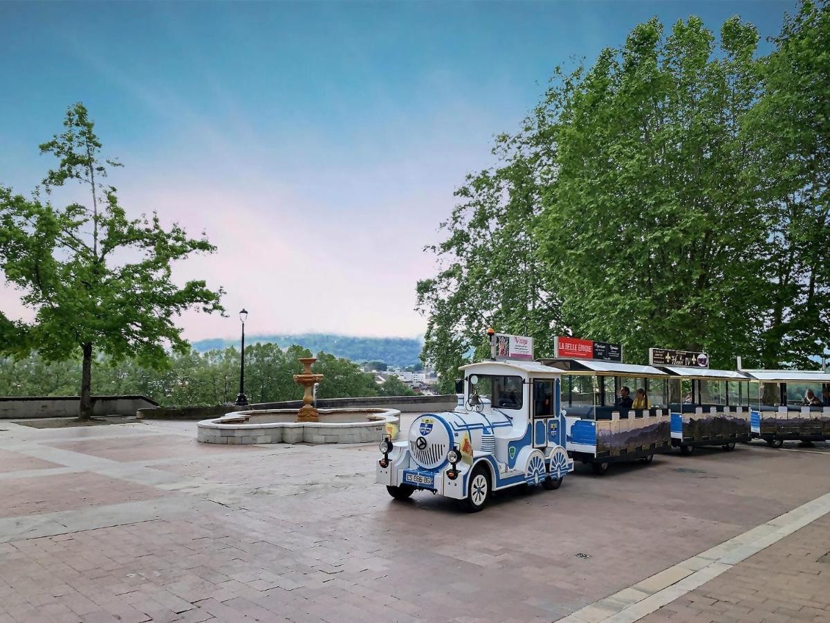 Quartier Du Chateau, Superbe Appartement Avec Parking Pau Exterior photo